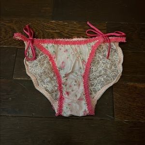 Victoria’s Secret Angels floral lace bikini size small